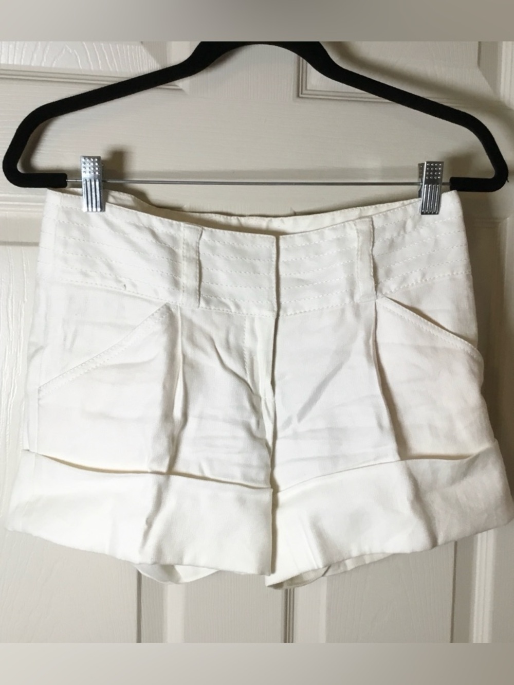 Diane Von Furstenberg White linen Blend Cuffed Shorts - Size 2